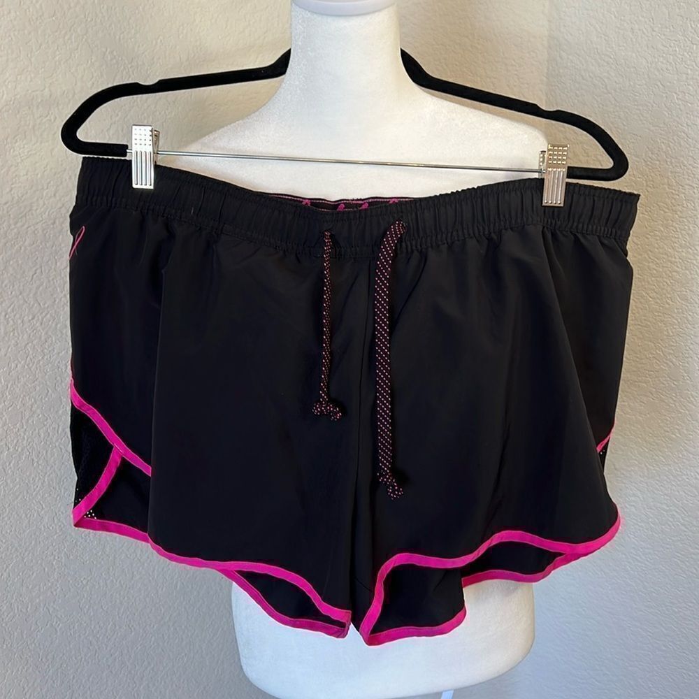 Women's Reebok Play Dry Black and Pink Sport Shorts ~ Size XL